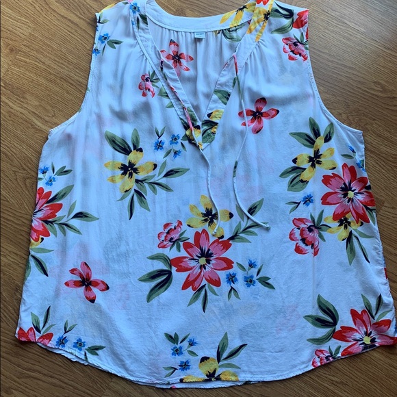 Old Navy Tops - Old navy floral top